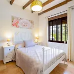 Cubo's Cid & Ruiz Olivar Rural House *